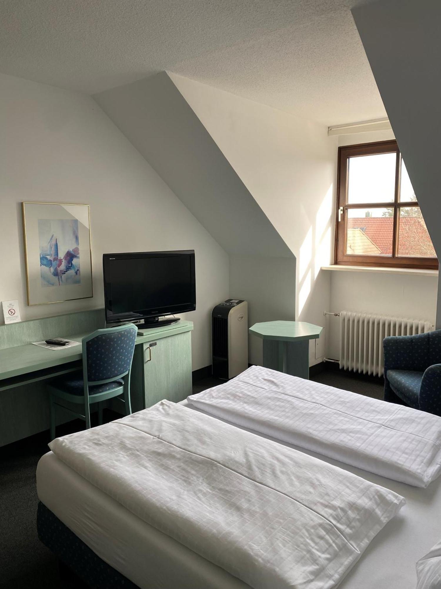 Hotel Sonnenhof Pleinfeld Exterior photo
